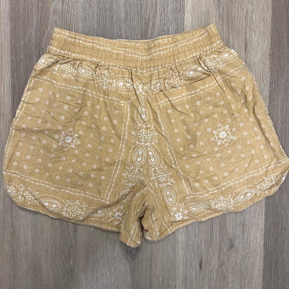 Madewell bandana shorts. Yellow. Size S